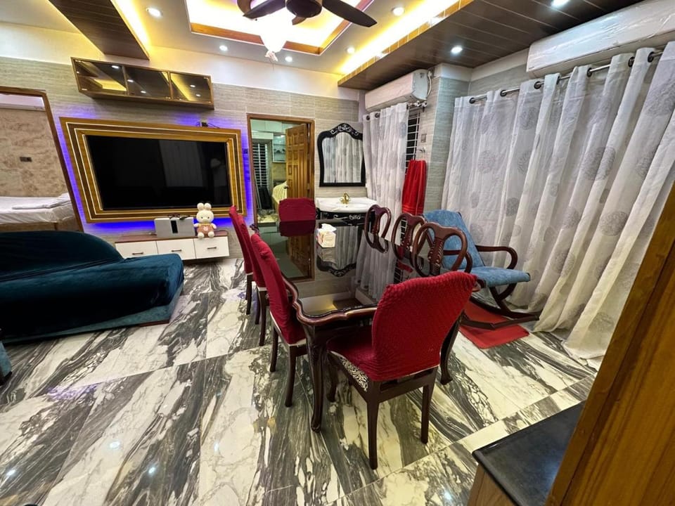 TV and multimedia, Living room, Dining area
