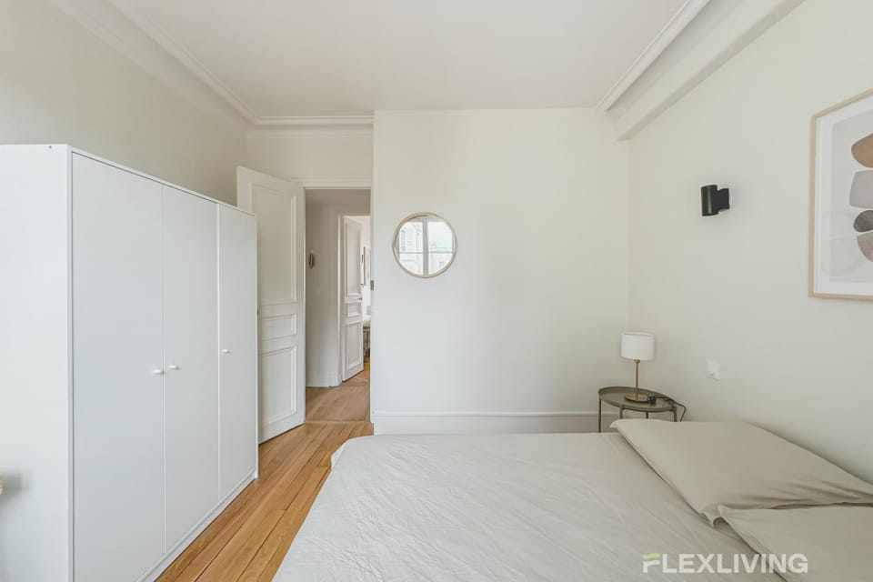 Flexliving - whole house - Gabriel Peri Apartment in Levallois-Perret