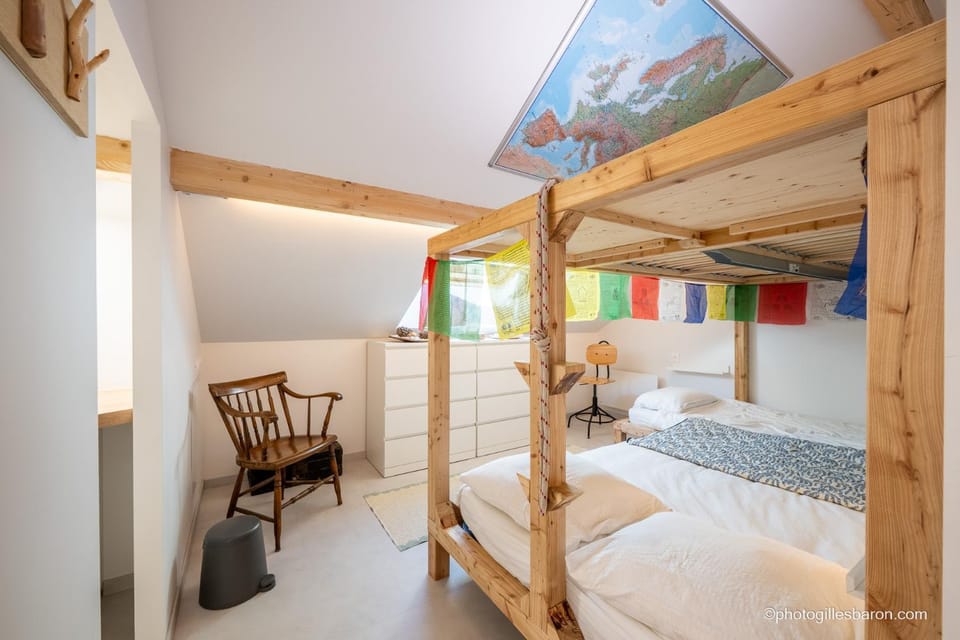 Bedroom, bunk bed