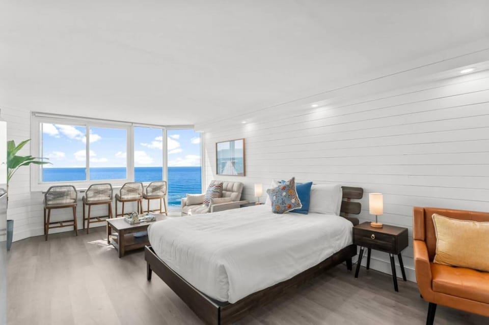 Renovated Beach Front Ocean View Condo TOG 723 House in Panama City Beach