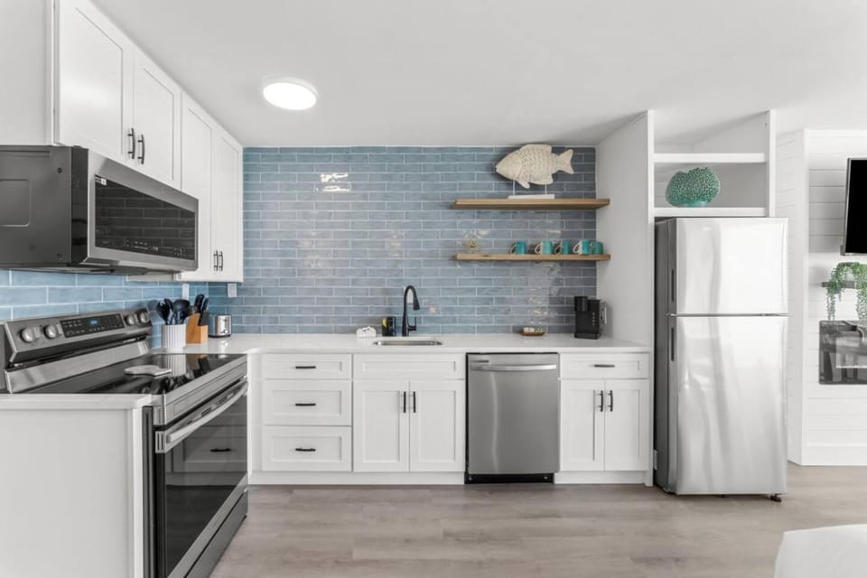 Renovated Beach Front Ocean View Condo TOG 723 House in Panama City Beach