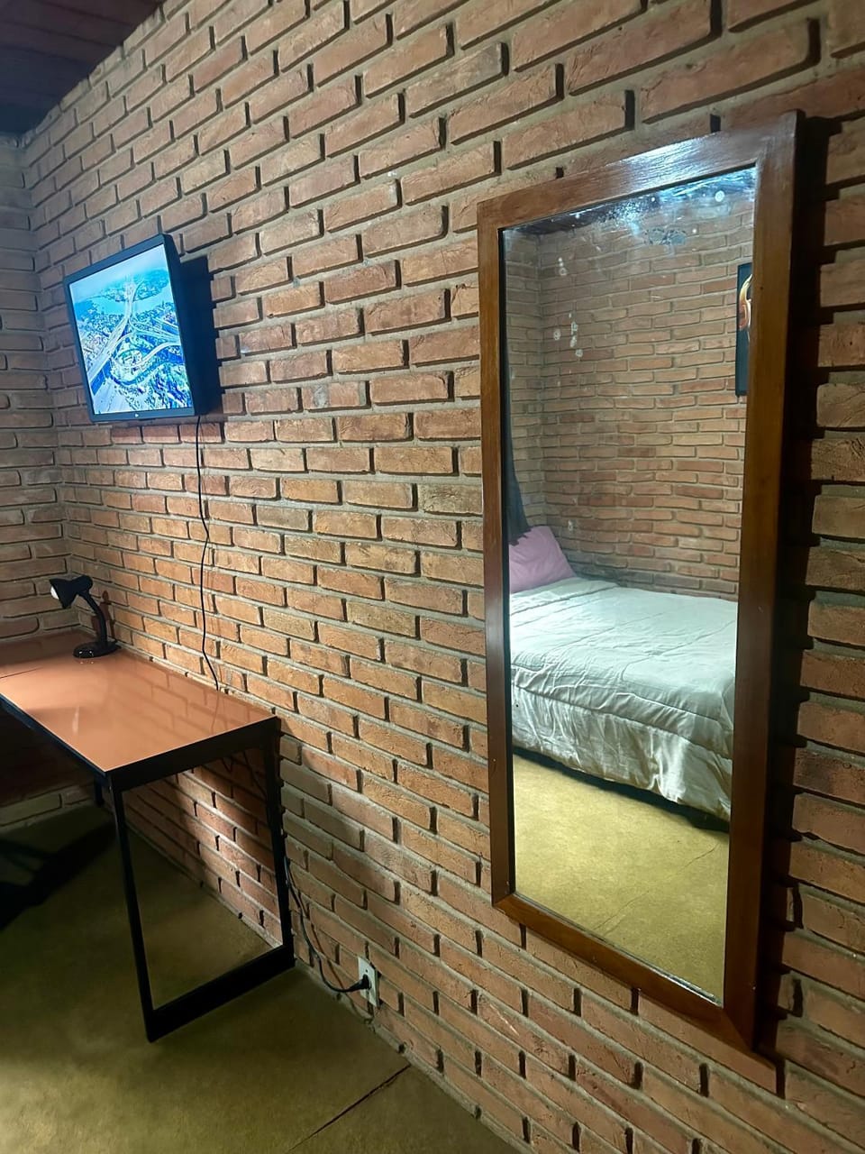 Bed, TV and multimedia, Photo of the whole room, Bedroom, Internal: Not applicable to any particular room