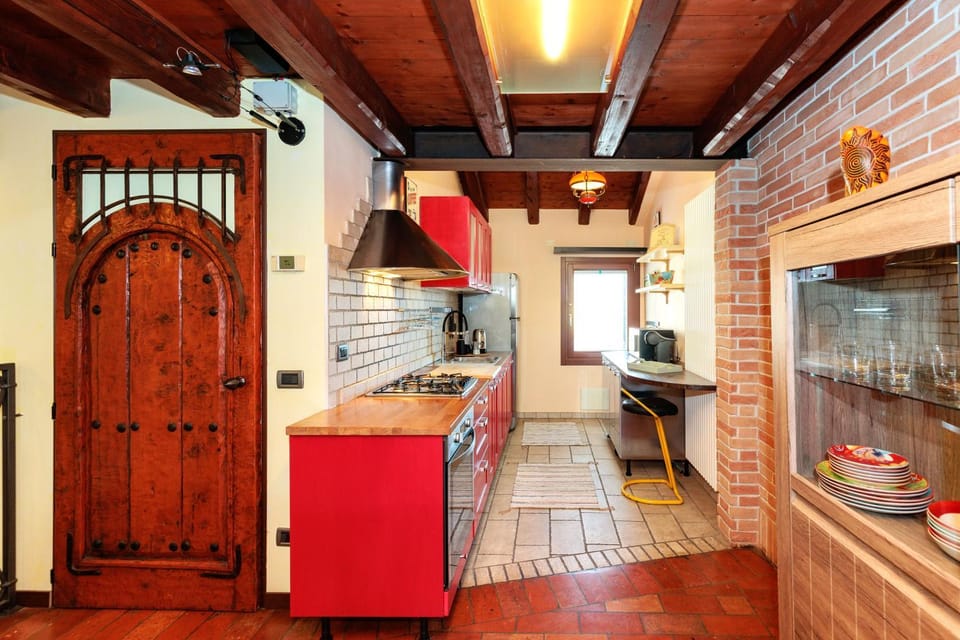 Kitchen or kitchenette, oven, stove