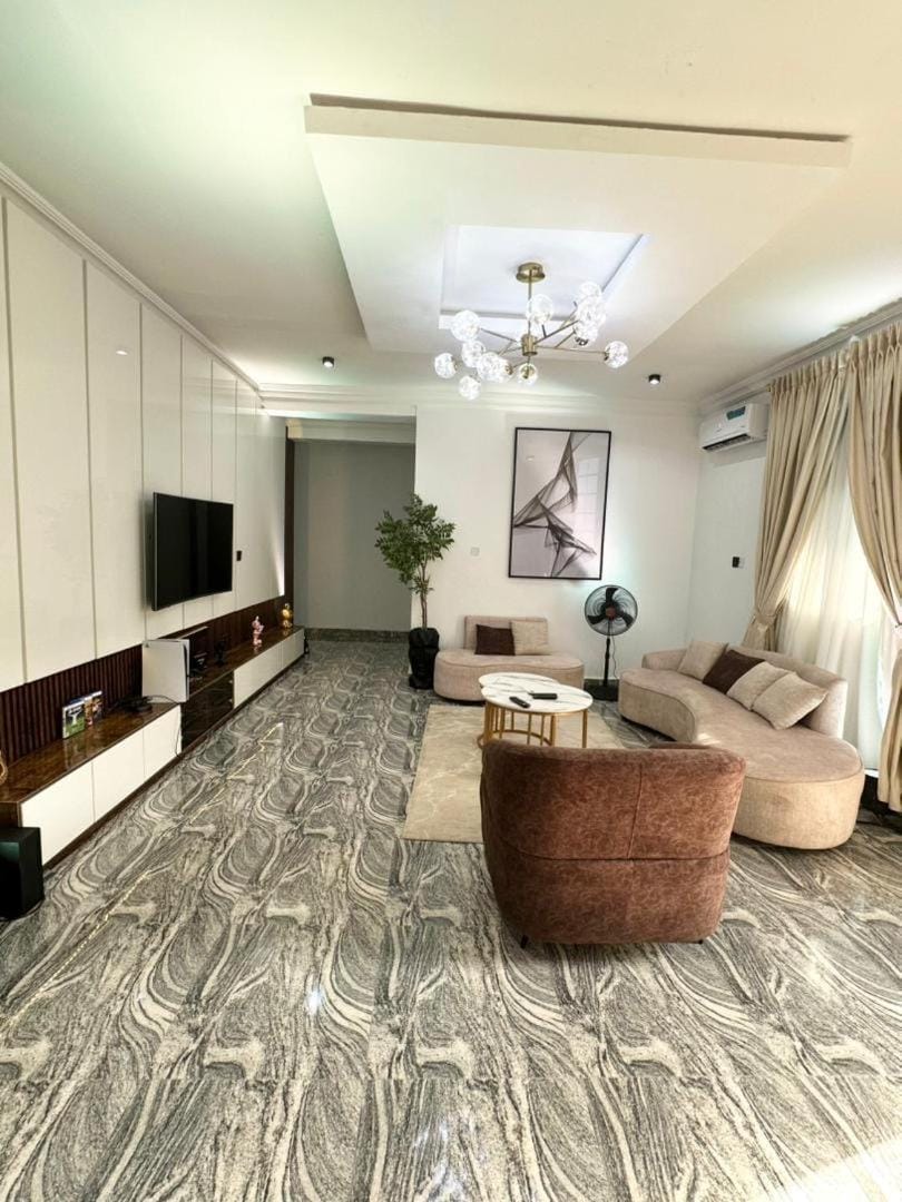 Communal lounge/ TV room, TV and multimedia, Living room, Seating area, Evening entertainment