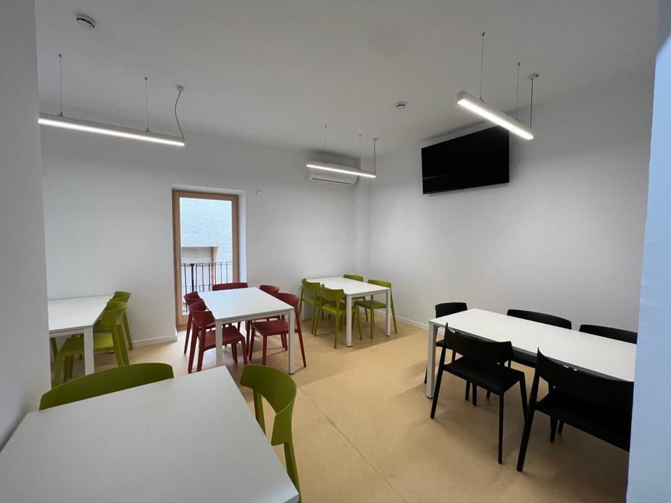 TV and multimedia, Dining area