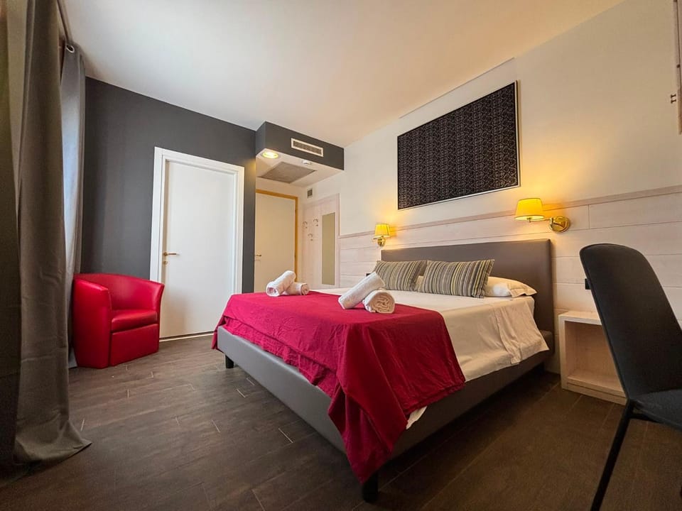 Bed, Photo of the whole room, Bedroom, air conditioner