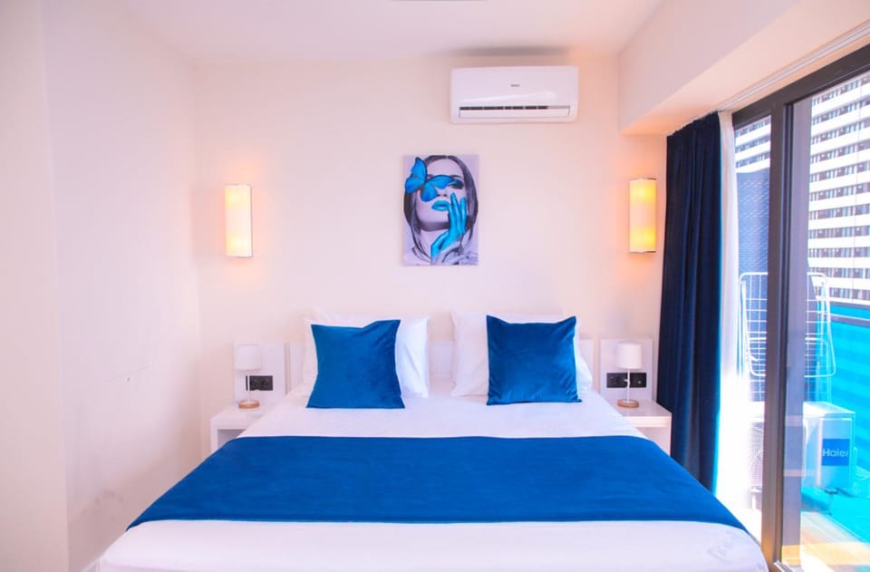 Bed, Photo of the whole room, Bedroom, air conditioner