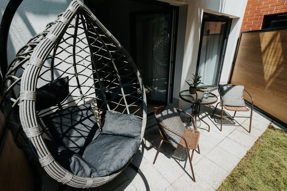 Domus Aurea — Garden, Balcony & Free Parking Apartment in Krakow