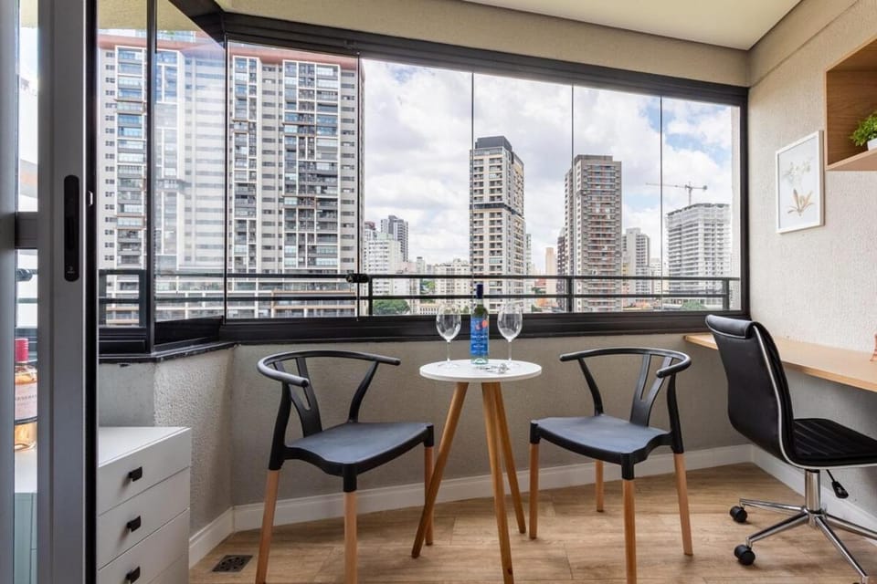 Studio c/ varanda | Conforto + Piscina | Brooklin Apartment in Sao Paulo City