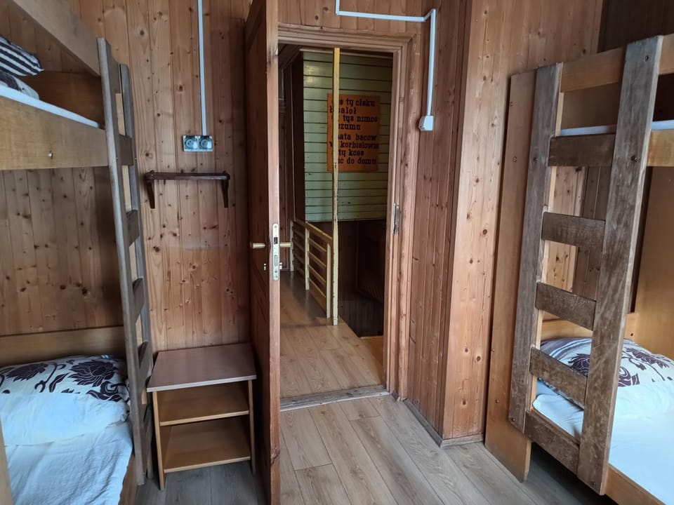 Bed, Photo of the whole room, bunk bed