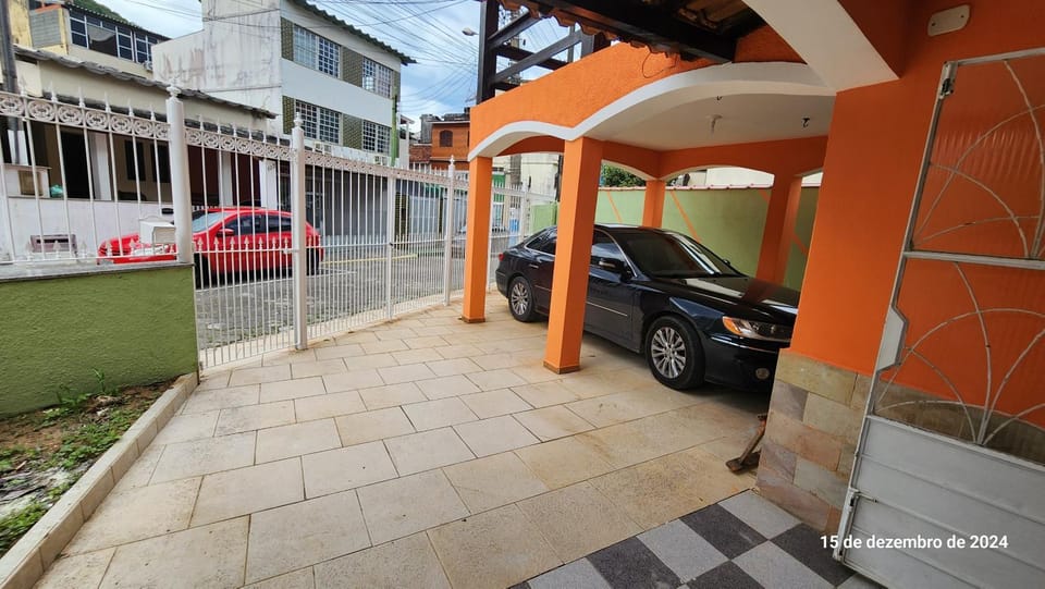 Quiet street view, Parking