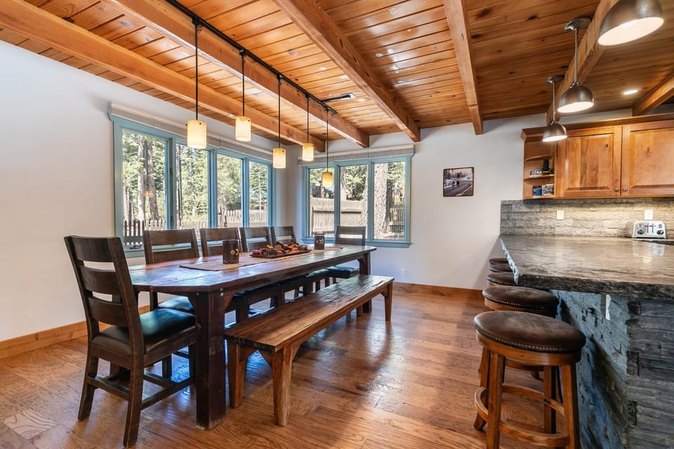 Tahoe Dreamer by Tahoe Getaways - Pet Friendly 4 BR Gated Home w Fenced Yard, Game Room & Walk to Lake! House in Lake Tahoe