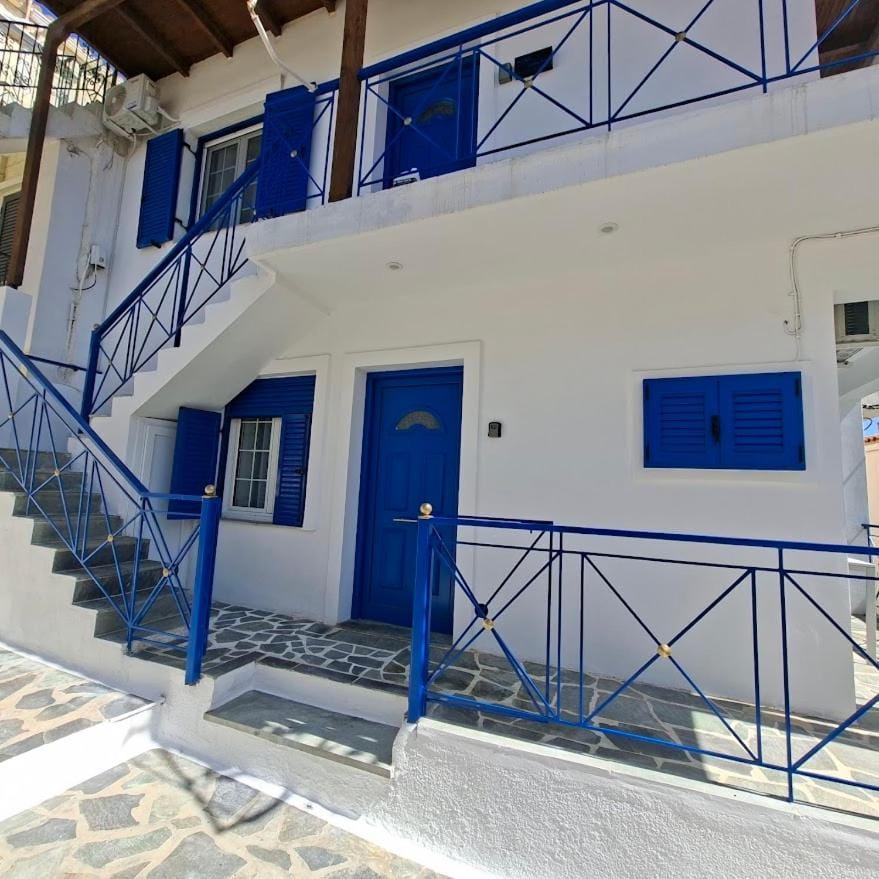 Κeas Living Yard Apartment in Kea-Kythnos