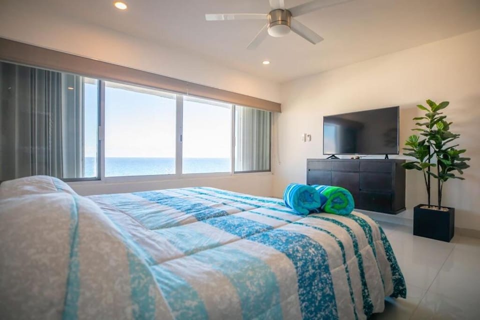 Bed, Natural landscape, TV and multimedia, Photo of the whole room, Bedroom, Sea view, air conditioner