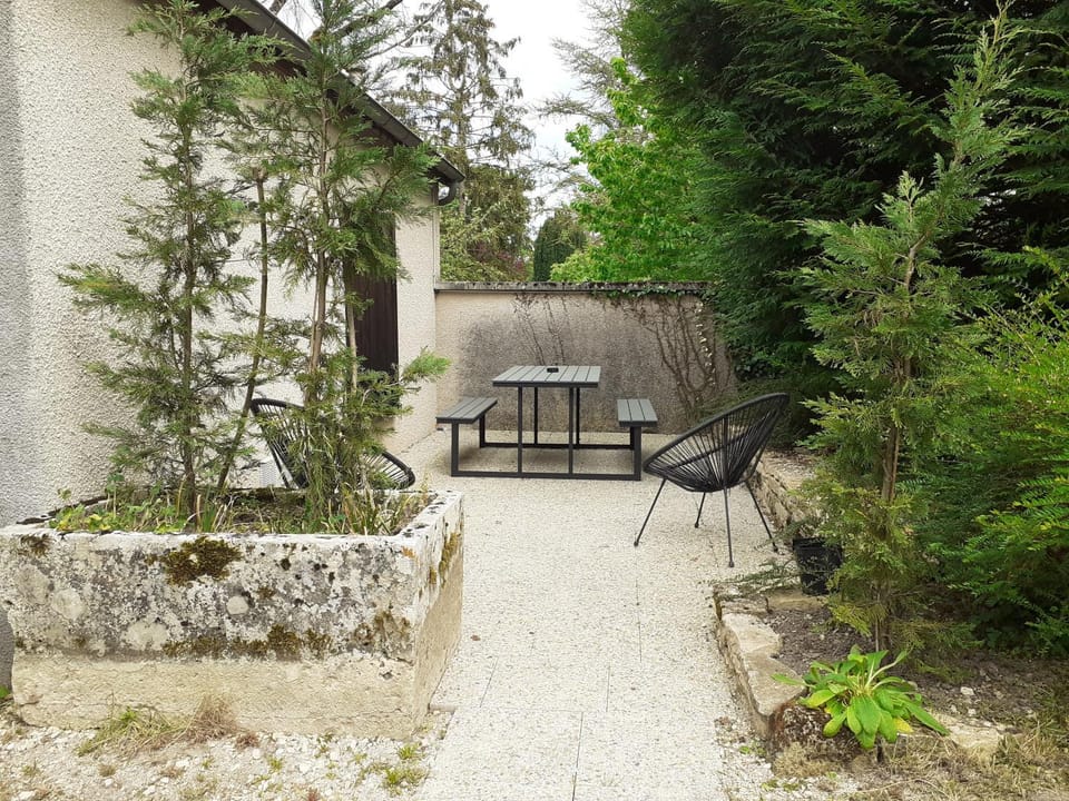 Patio, Garden, Dining area