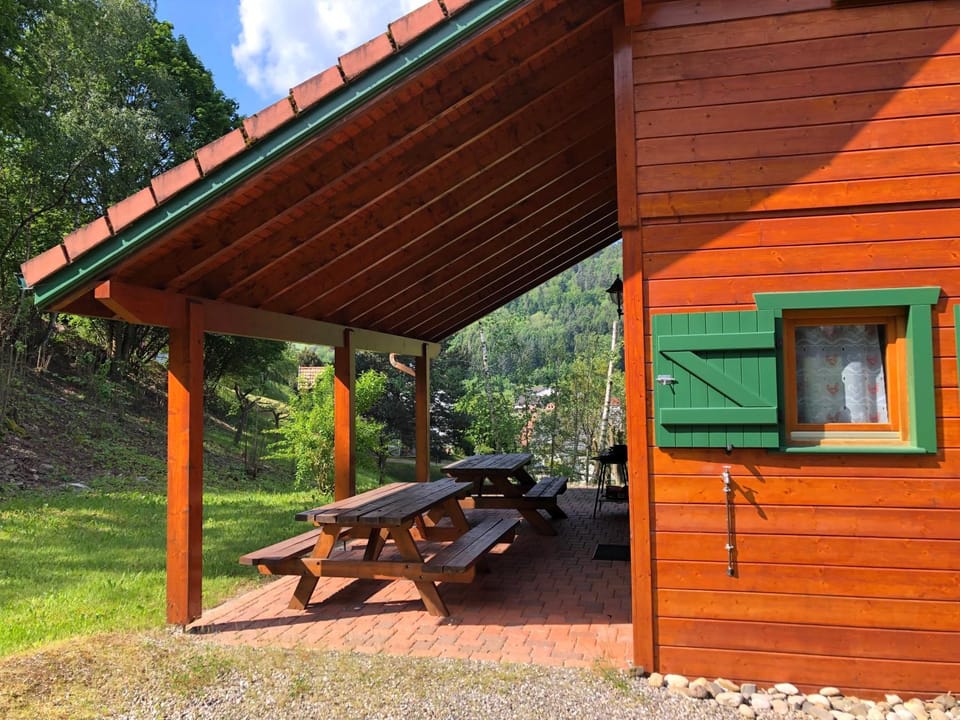 Patio, BBQ facilities