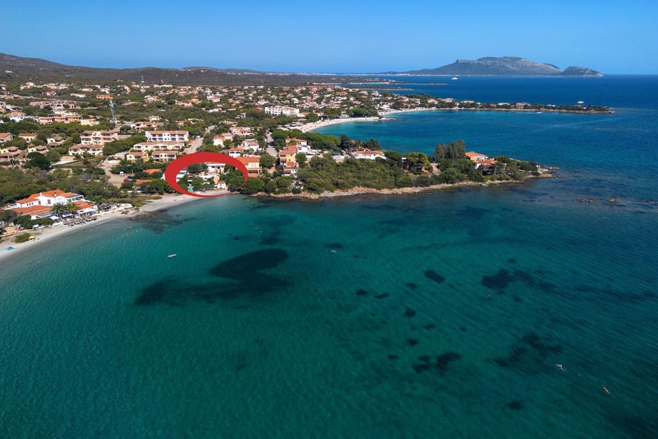 Property building, Natural landscape, Bird's eye view, Beach, Sea view