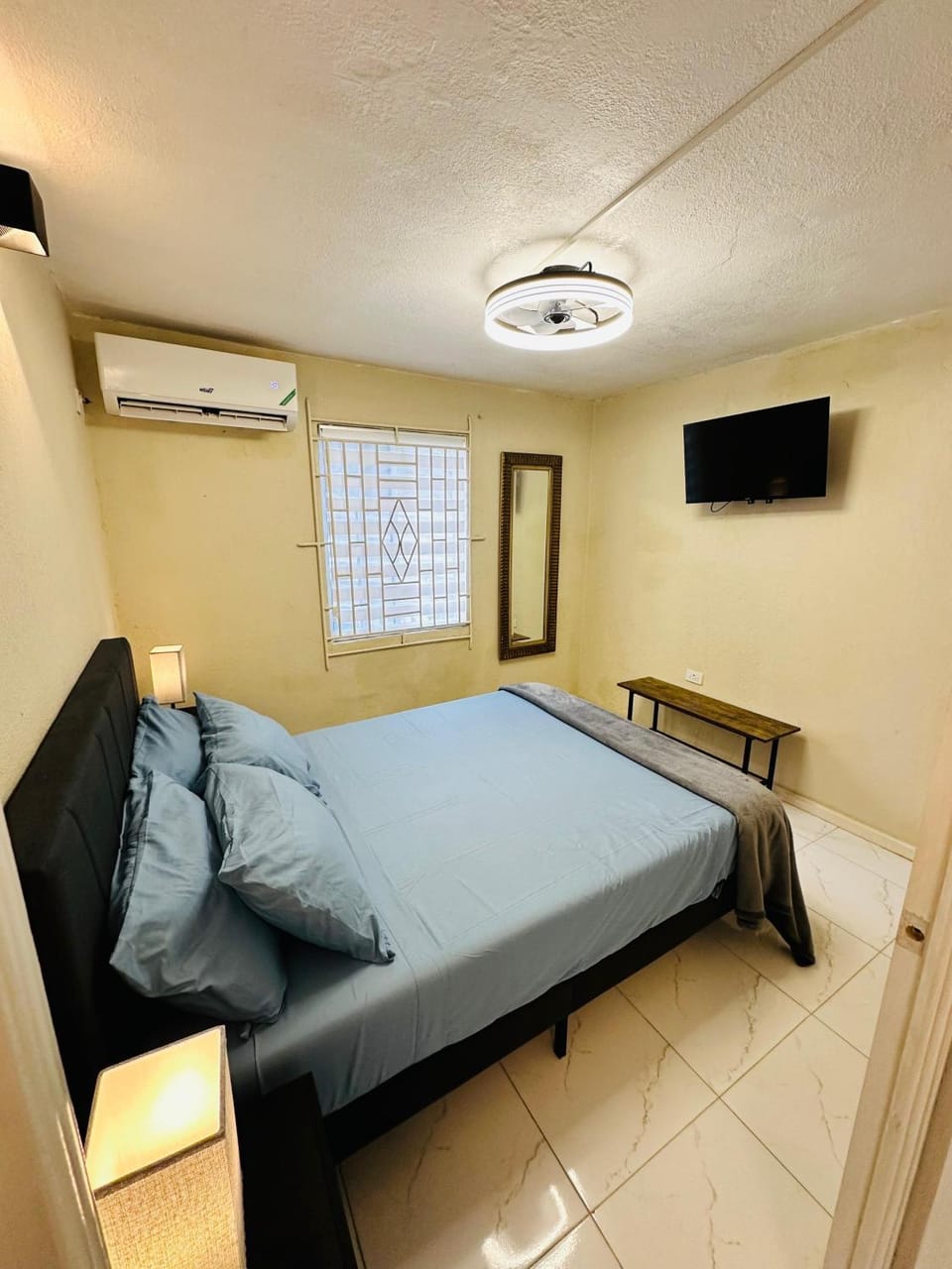 Bed, TV and multimedia, Bedroom, air conditioner