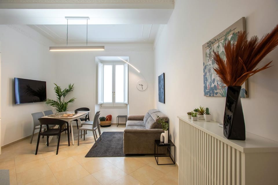 Communal lounge/ TV room, TV and multimedia, Living room, Seating area