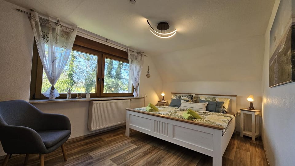 Bedroom, Garden view