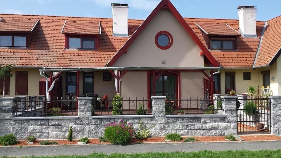 Off site, Garden, Balcony/Terrace