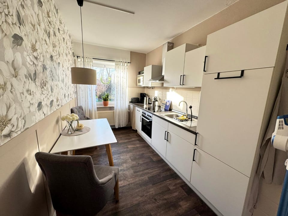 Kitchen or kitchenette, kitchen, kitchen