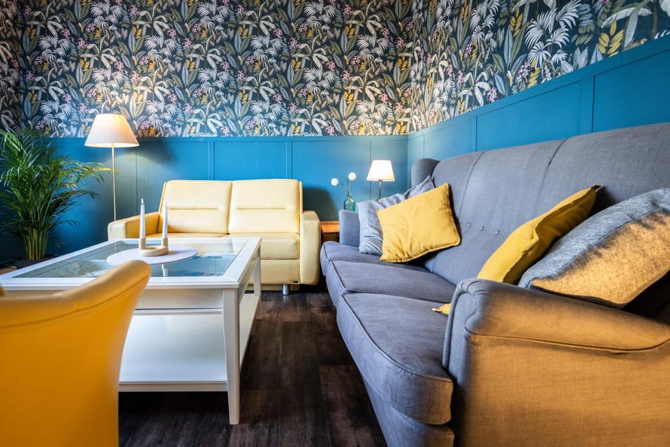 Living room, Seating area, Facility for disabled guests, pet friendly