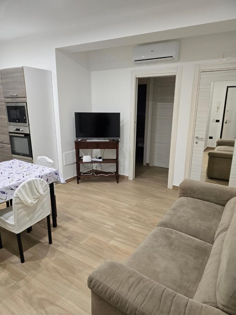 Kitchen or kitchenette, Living room, Evening entertainment
