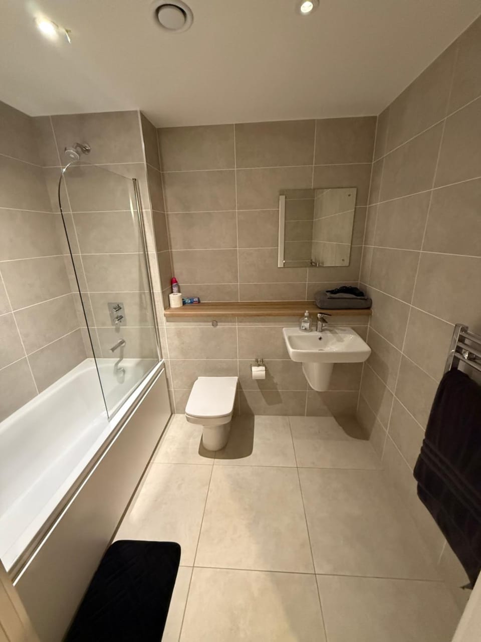 The Urban Escape in Media City - A private room and bathroom in a shared apartment Vacation rental in Salford
