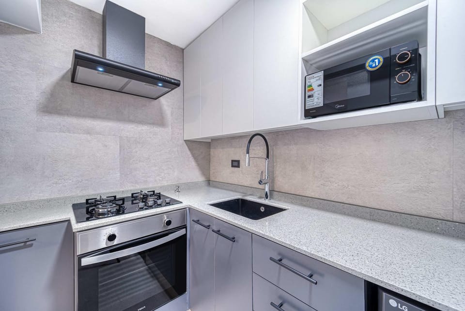 Alto Vitacura I - Stunning City Views Apartment in Providencia