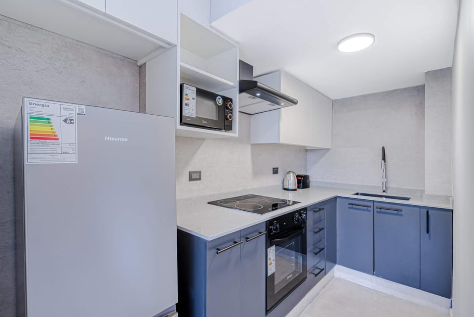 Alto Vitacura II - AC & City Views Apartment in Providencia