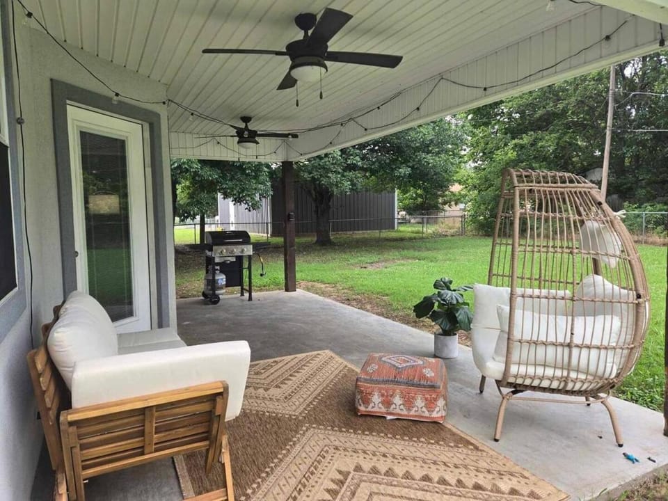 Patio, BBQ facilities, Seating area, Garden view