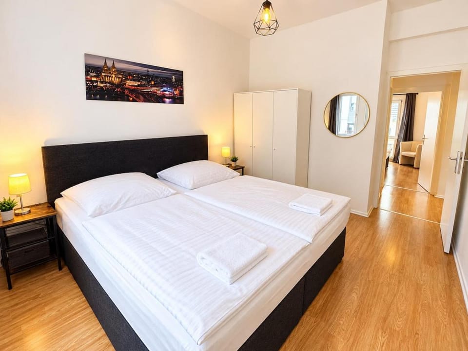 Bed, Photo of the whole room, Bedroom, wardrobe