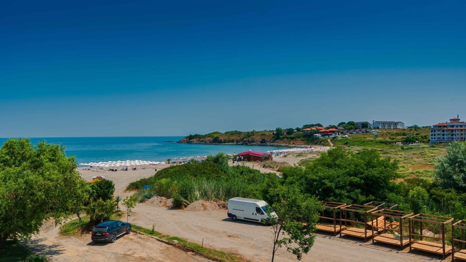 Neighbourhood, Sea view