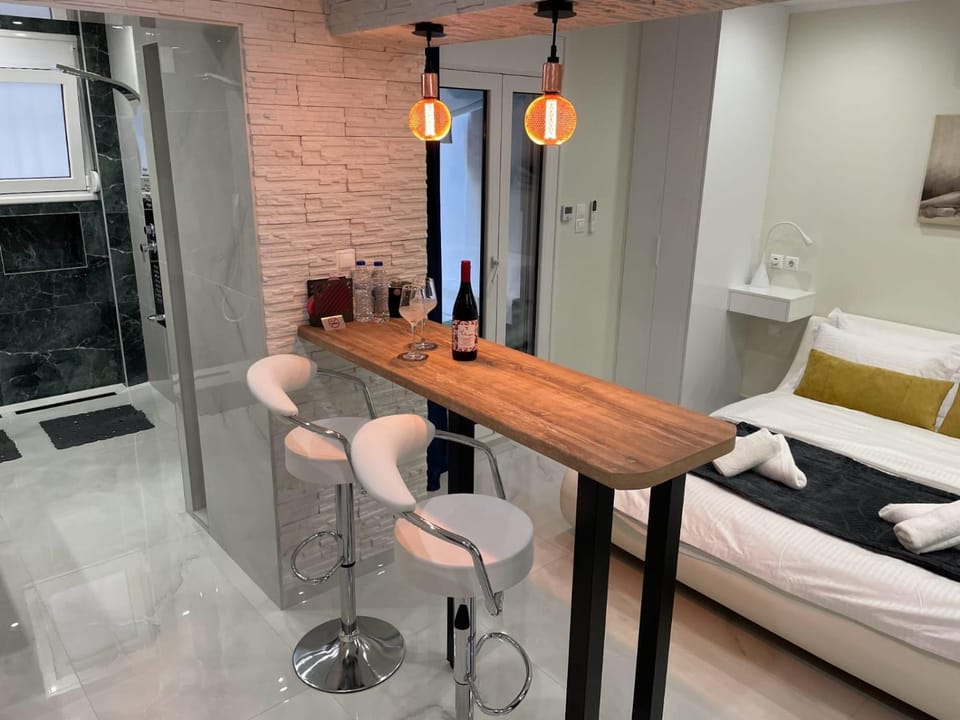 Bed, Living room, Photo of the whole room, Seating area, towels