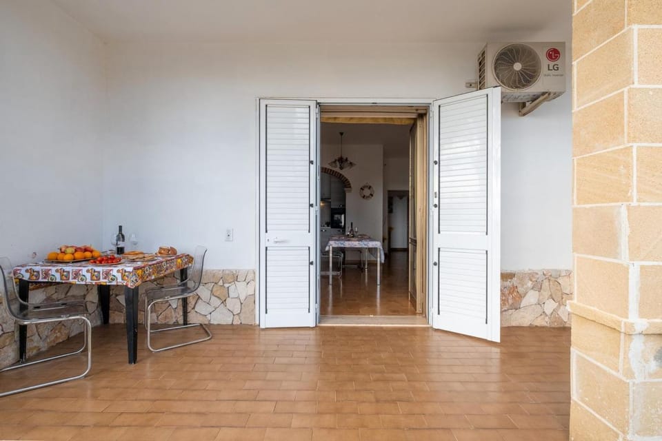 Seaside Villa Golden Shell 1 House in Porto Cesareo