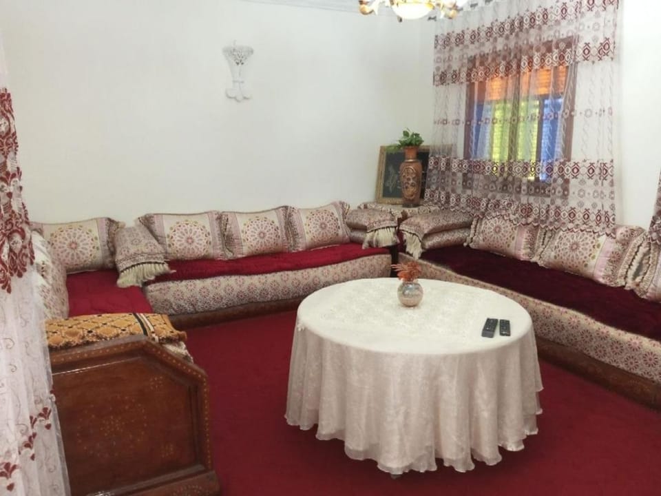 Spacious Apt - Near Airport - Perfect for Groops! Apartment in Marrakesh