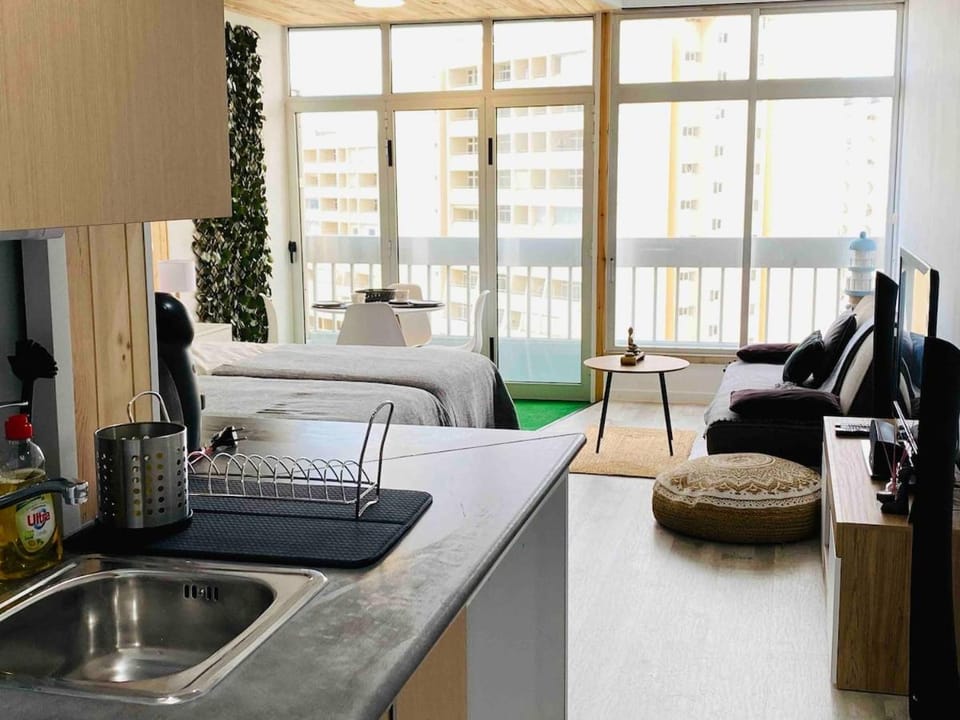 Kitchen or kitchenette, Living room