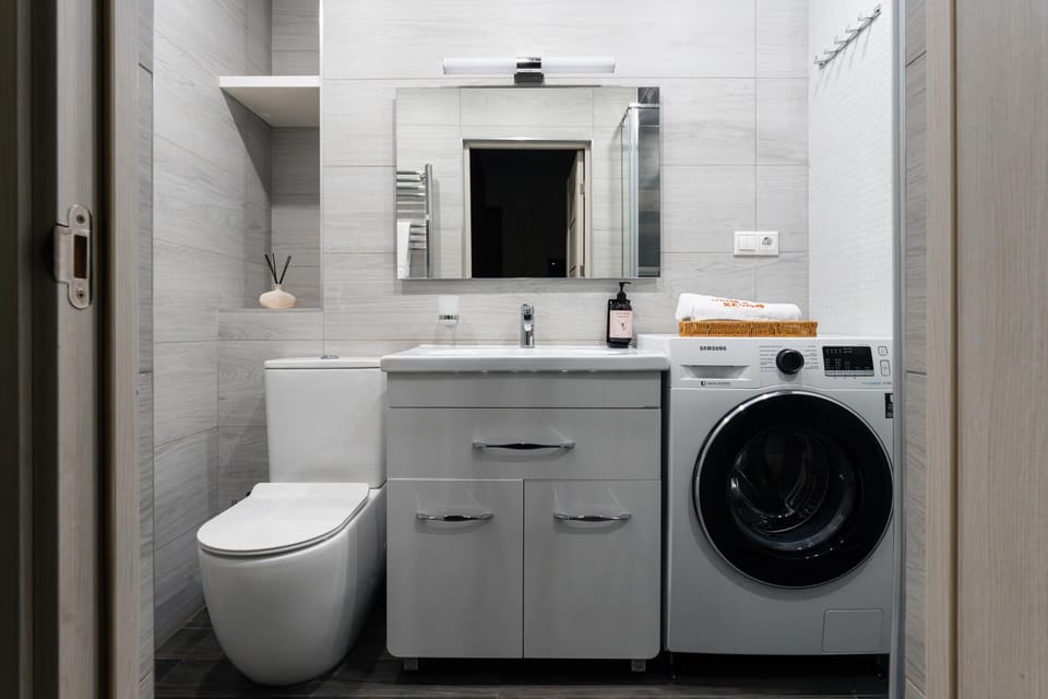 Toilet, Bathroom, washing machine, dryer