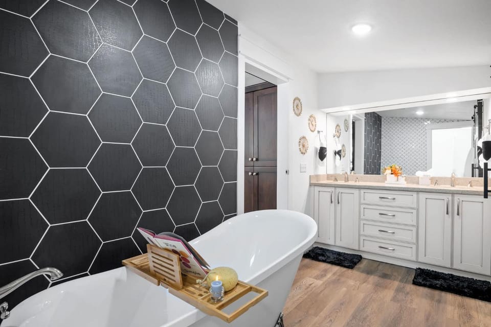 Schatzi Haus - Theater Room Pool Close to Main House in Fredericksburg