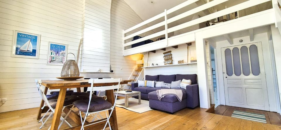 Communal lounge/ TV room, Living room, Lounge or bar, Dining area