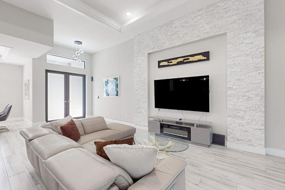 Brookside Estates House in North Naples