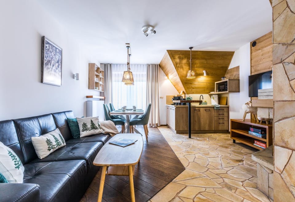 Kitchen or kitchenette, Seating area, Dining area