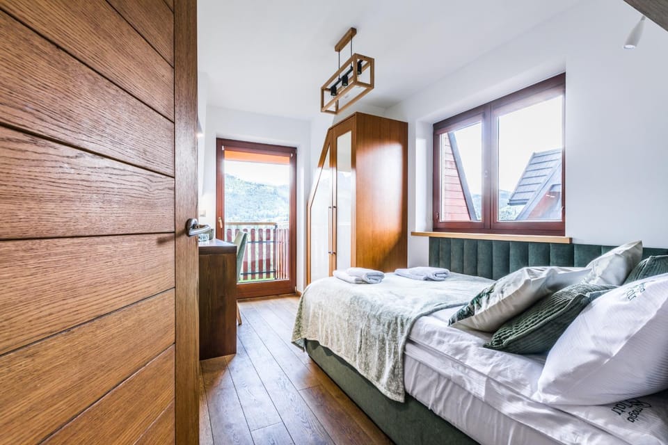 Bedroom, wardrobe