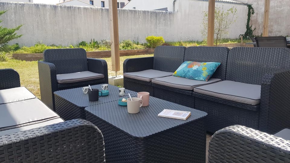 Patio, Garden, Living room, Garden view
