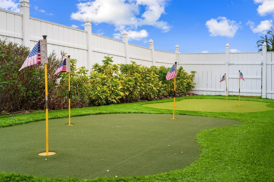 Heated Pool Mini Golf Game Room Near Beaches House in Bradenton