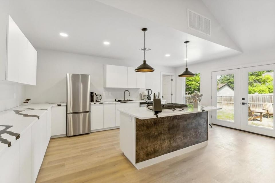 Freshly remodelled 3 bedroom house in central ATX House in Austin