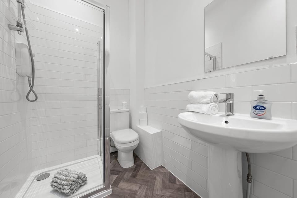 Shower, Toilet, Bathroom