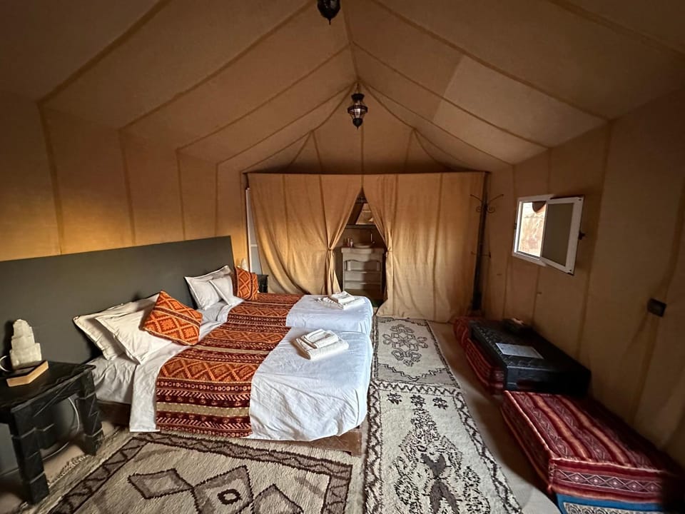 Bed, Living room, Bedroom