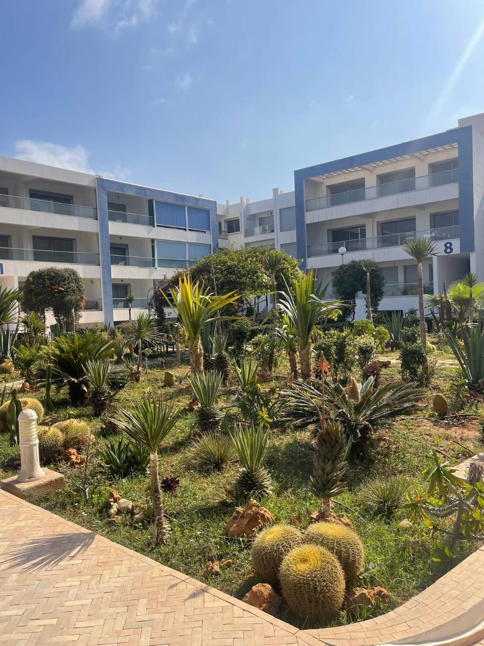 Property building, Day, Garden, Garden, Garden view